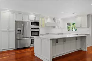 1124 Seville Ln NE, Saint Petersburg, FL 33704 - Photo 20