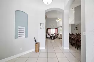 2112 Heritage Crest Dr, Valrico, FL 33594 - Photo 4