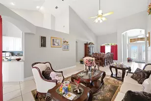 2112 Heritage Crest Dr, Valrico, FL 33594 - Photo 12