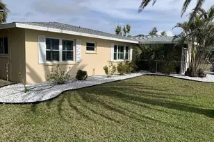 34 Golfview Ct, Rotonda West, FL 33947 - Photo 1