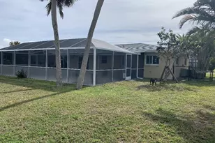 34 Golfview Ct, Rotonda West, FL 33947 - Photo 4