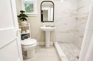 824 6th St N, Saint Petersburg, FL 33701 - Photo 12