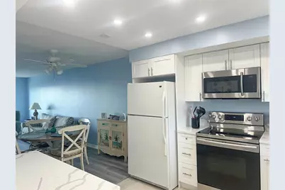 4725 Cove Circle #804, Saint Petersburg, FL 33708 - Photo 4