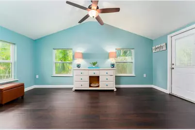 130 41st Avenue NE, Saint Petersburg, FL 33703 - Photo 6
