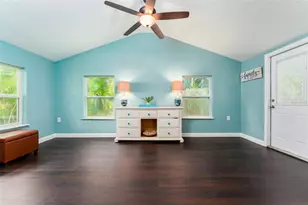130 41st Ave NE, Saint Petersburg, FL 33703 - Photo 6