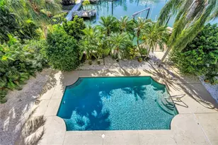 104 5th St E, Tierra Verde, FL 33715 - Photo 6