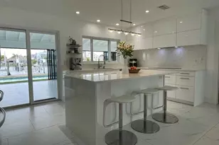 11180 9th St E, Treasure Island, FL 33706 - Photo 4