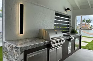 11180 9th St E, Treasure Island, FL 33706 - Photo 18
