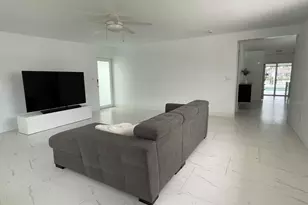 11180 9th St E, Treasure Island, FL 33706 - Photo 14