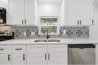 5203 N Mendenhall Drive, Tampa, FL 33603 - Photo 10