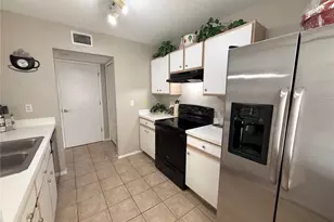 2035 Fluorshire Dr, Brandon, FL 33511 - Photo 12
