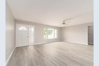 14070 90th Avenue, Seminole, FL 33776 - Photo 4