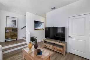 317 15th St N, Saint Petersburg, FL 33705 - Photo 16