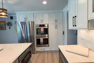 3921 Belle Vista Dr E, Saint Pete Beach, FL 33706 - Photo 4