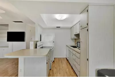 650 Pinellas Point Drive S #205, Saint Petersburg, FL 33705 - Photo 4