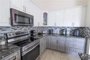 7444 Paradise Cove Pl, Lakeland, FL 33810 - Photo 8