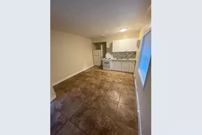 610 14th Street N #2, Saint Petersburg, FL 33705 - Photo 2