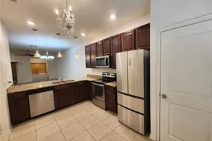 1112 Hillhurst Dr, Wesley Chapel, FL 33543 - Photo 6