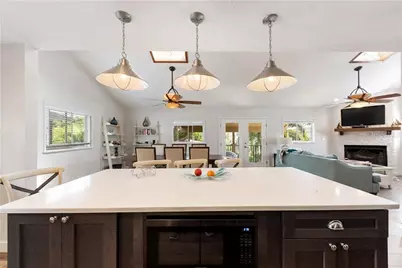 17601 1st Street E, Redington Shores, FL 33708 - Photo 14