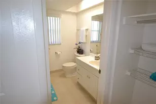 2357 White Oak Cir, Clearwater, FL 33763 - Photo 10