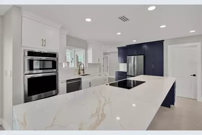 11577 48th Avenue N, Saint Petersburg, FL 33708 - Photo 8