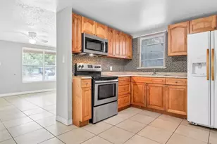 3003 Cord St, Tampa, FL 33605 - Photo 4