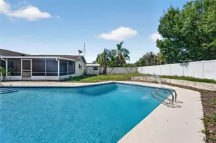 7110 Mintwood Ct, Tampa, FL 33615 - Photo 2