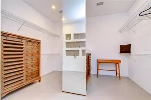 6805 New York Dr, Tampa, FL 33619 - Photo 22