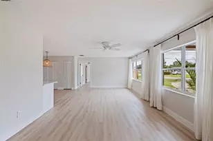 4191 Cherry St NE, Saint Petersburg, FL 33703 - Photo 10