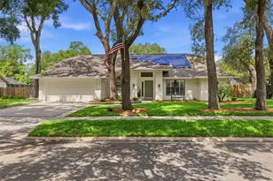1521 Waterwood Dr, Lutz, FL 33559 - Photo 2