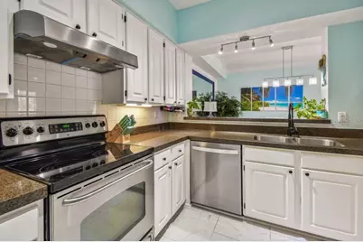 4304 Bay Club Circle #4304, Tampa, FL 33607 - Photo 12