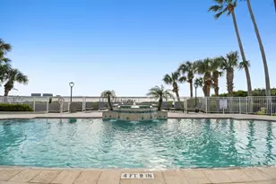 4304 Bay Club Cir, Tampa, FL 33607 - Photo 4