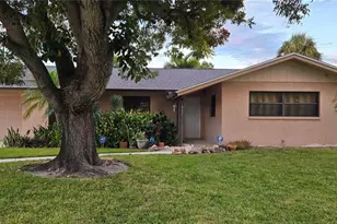 1031 Averly St, Fort Myers, FL 33919 - Photo 2