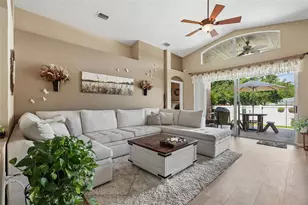 2708 Valencia Grove Dr, Valrico, FL 33596 - Photo 12