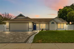 8055 Lesia Cir, Orlando, FL 32835 - Photo 1