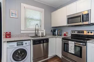 610 8th St N, Saint Petersburg, FL 33702 - Photo 6