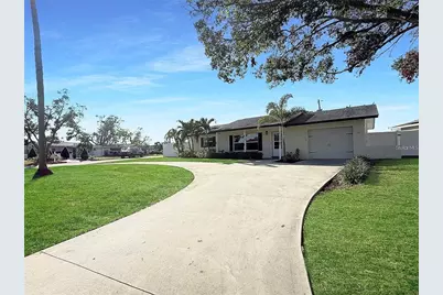 8802 109th Lane, Seminole, FL 33772 - Photo 2