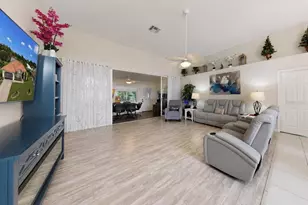 2027 New Bedford Dr, Sun City Center, FL 33573 - Photo 10