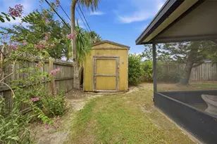 8019 Cornwall Ln, Tampa, FL 33615 - Photo 18
