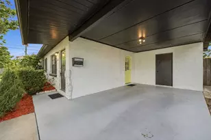 8019 Cornwall Ln, Tampa, FL 33615 - Photo 4