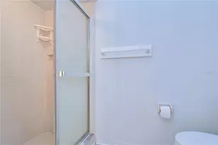 15406 E Pond Woods Dr, Tampa, FL 33618 - Photo 16