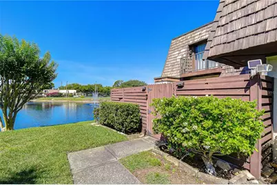 15406 E Pond Woods Drive #15406, Tampa, FL 33618 - Photo 2