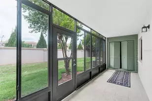 9809 Lombard Ct, Tampa, FL 33618 - Photo 6