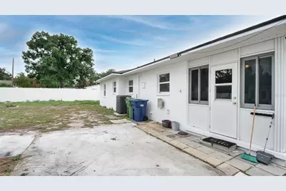 9708 Forest Hills Drive, Tampa, FL 33612 - Photo 16