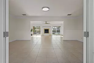 3945 Fontainebleau Dr, Tampa, FL 33634 - Photo 4