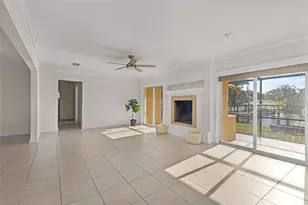 3945 Fontainebleau Dr, Tampa, FL 33634 - Photo 8