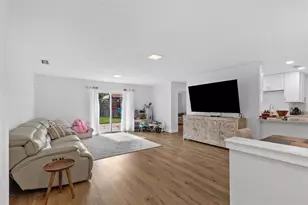 15917 Country Farm Pl, Tampa, FL 33624 - Photo 6