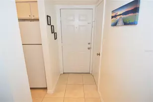 8625 Mallard Reserve Dr, Tampa, FL 33614 - Photo 2