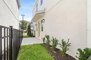 2033 Amelia Bay Pl, Valrico, FL 33596 - Photo 10