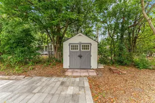 824 NE 9th Ave, Gainesville, FL 32601 - Photo 6